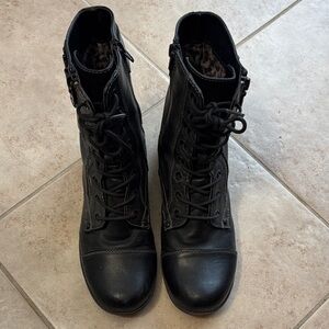 Guess Black Women's Boots Size 7.5